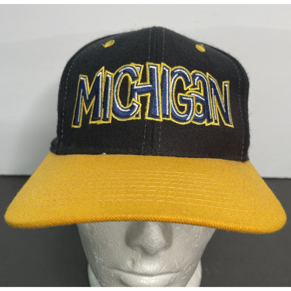 Vintage Michigan Wolverines Top Of The World Fitted Hat Black & Yellow Size 7